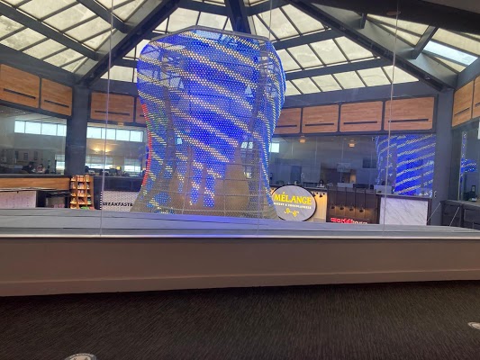 united-polaris-lounge-1
